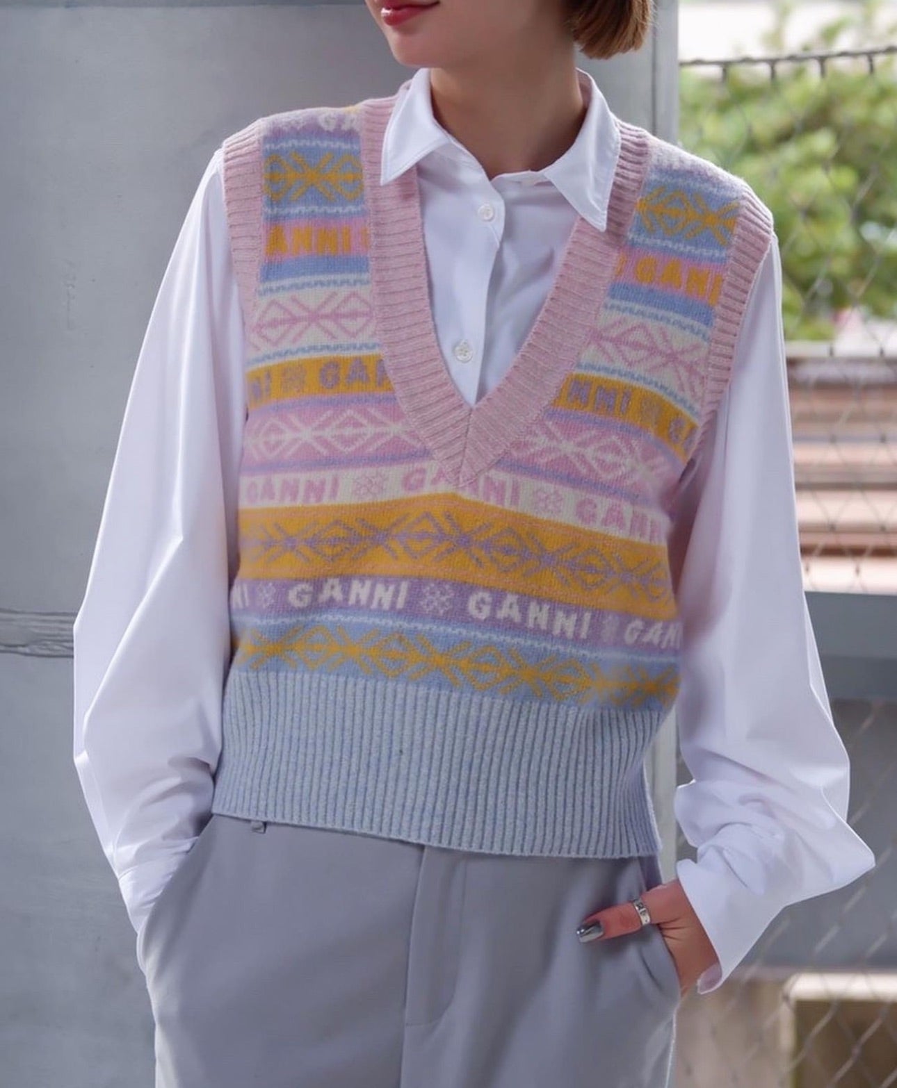 Ganni Graphic Multicolor V-Neck Wool Knit Vest K1758