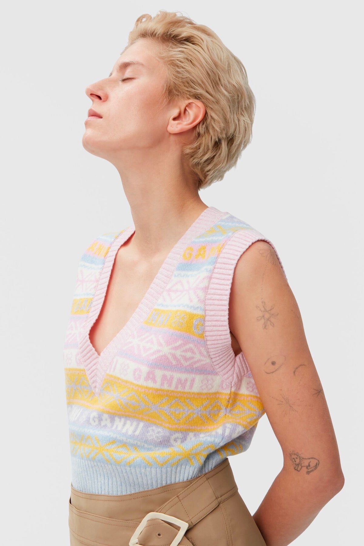 Ganni Graphic Multicolor V-Neck Wool Knit Vest K1758